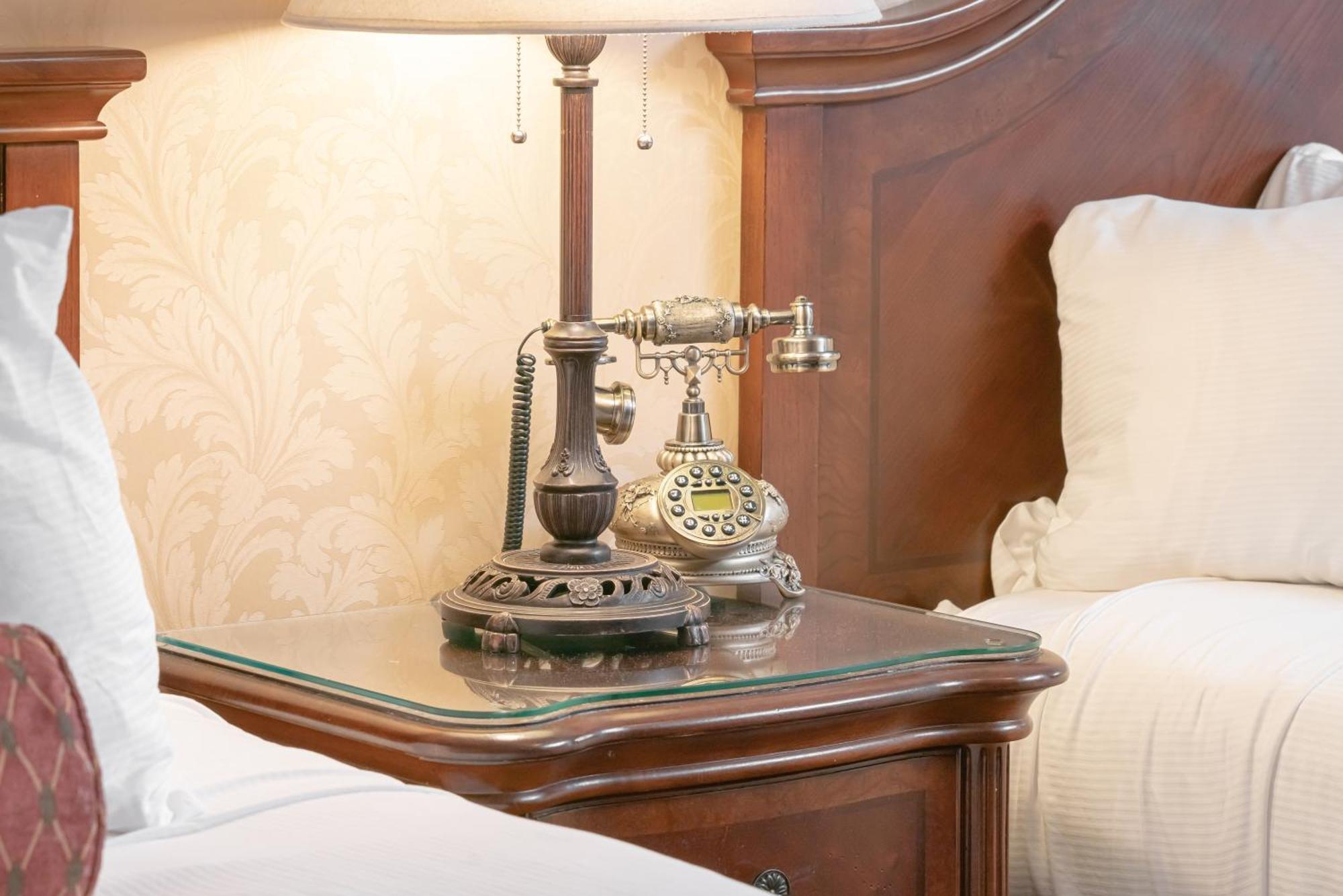 Fulton Steamboat Hotel 3*